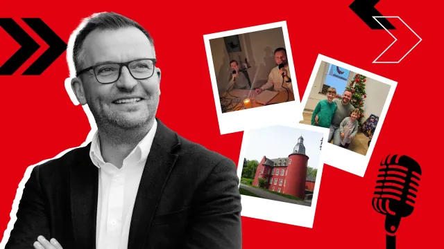 Tim Krämer schaut auf Polaroids für den Podcast fragTim